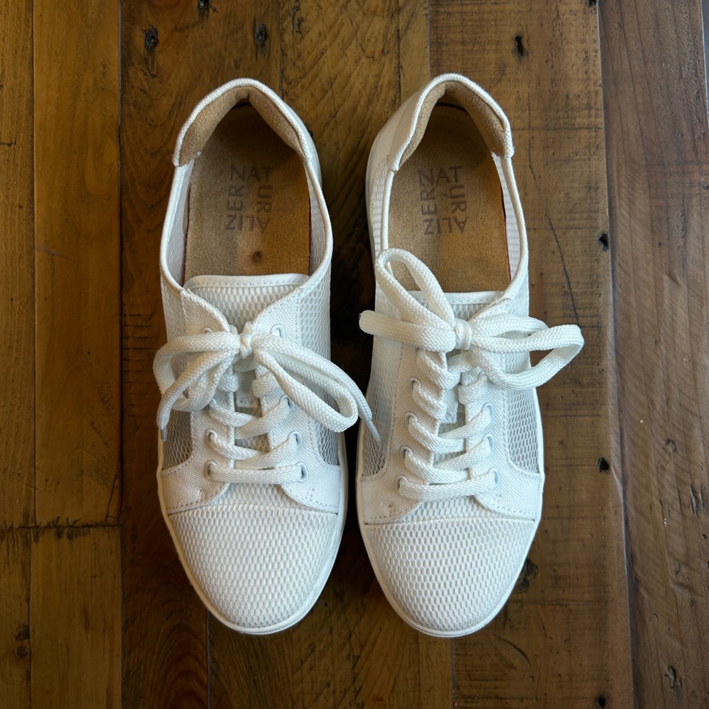 White Sneakers Mesh Sides Naturalizer